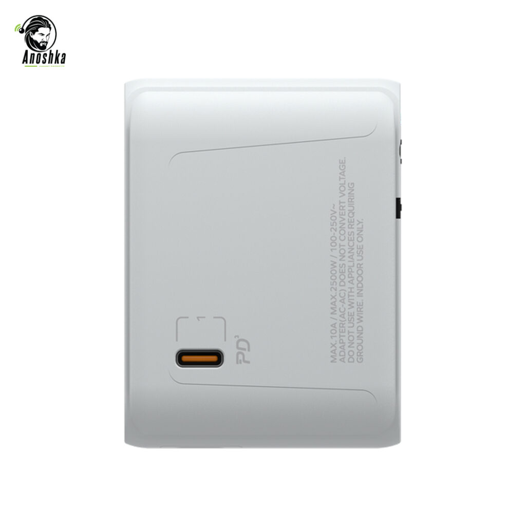 MOMAX 1-World 35W UA9 Universal Travel Adapter with USB-C and USB-A Ports